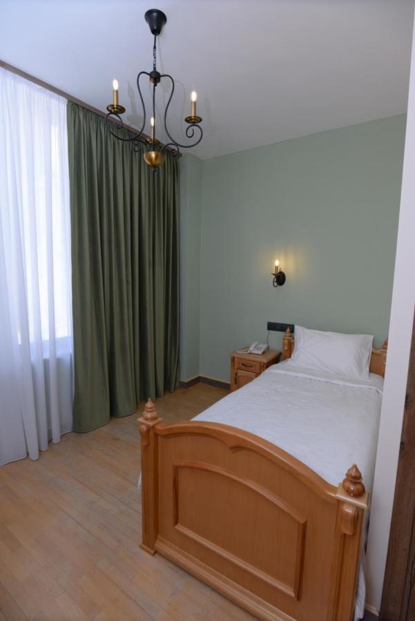 Old Avenue Hotel Gjoemri Buitenkant foto